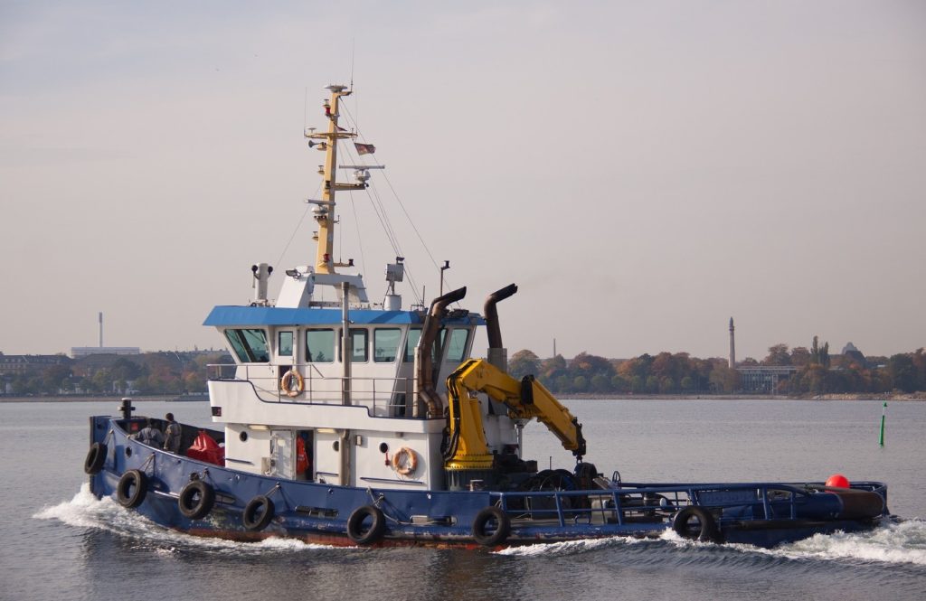 Image of a tugboat at sea demonstrating the types of vessels that BareFLEET’s alerts and alarms can improve operational performance on.